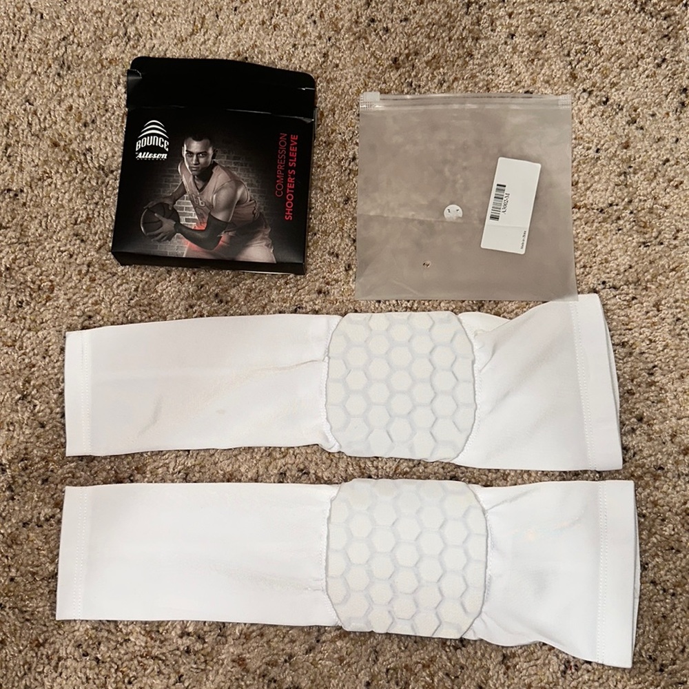 WHITE YOUTH COMPRESSION SHOOTING SLEEVE